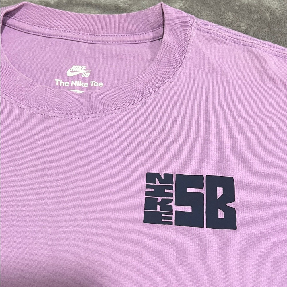 Nike SB  Purple T-Shirt with Black Tag , like new condition - Picture 5 of 8